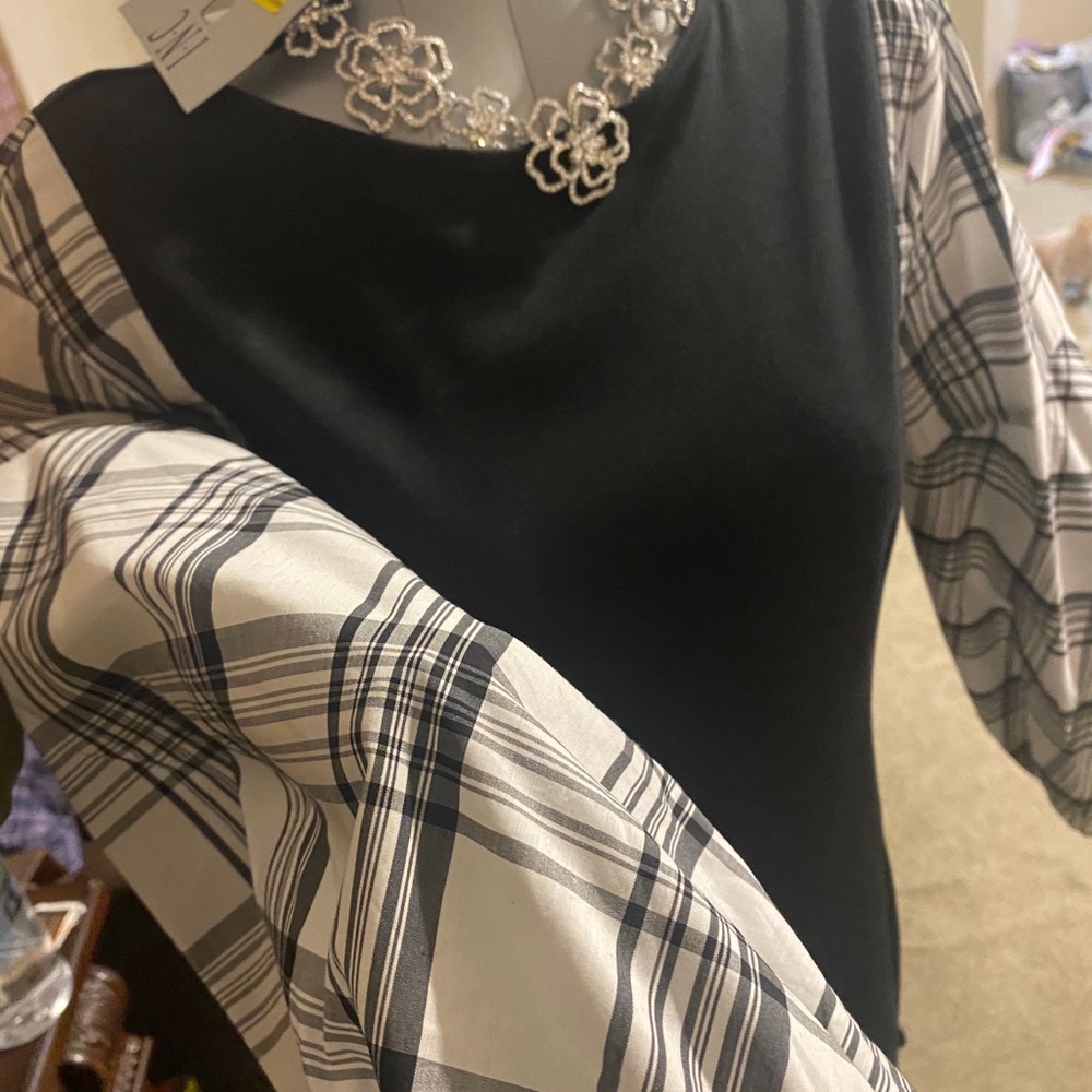 Dress - Picture 3 of 3